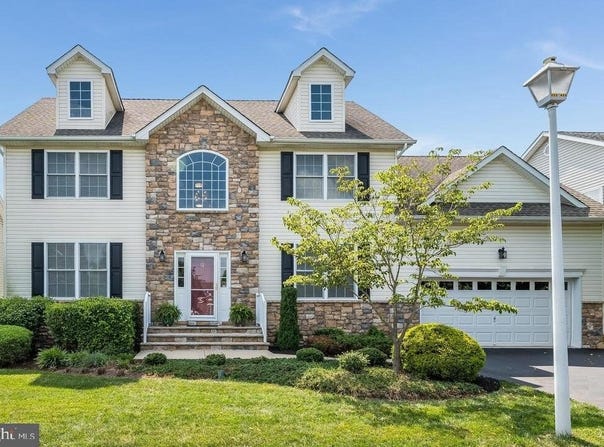 12 HIGGINS COURT, FLEMINGTON, NJ 08822