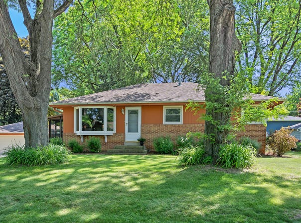 7820 N 46th St, Brown Deer, WI 53223