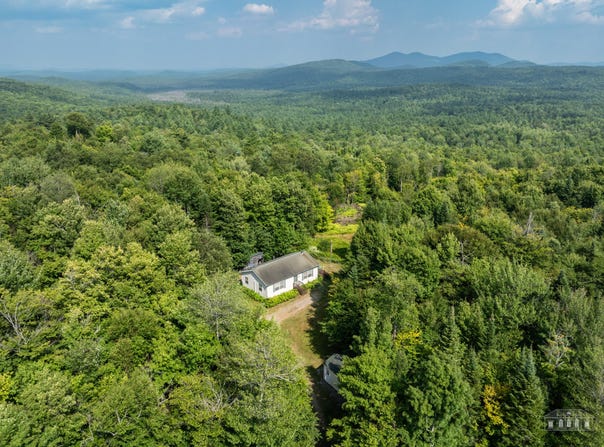 39 Oak Lane, Loon Lake, NY 12989