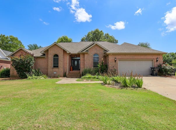 225 Willow Lake, Paducah, KY 42003