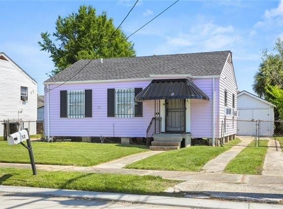 52 MARTIN Drive, New Orleans, LA 70126