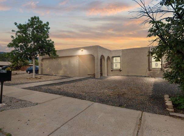 9820 LONA Lane NE, Albuquerque, NM 87111