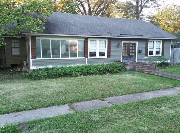 209 N Bolivar Avenue, Cleveland, MS 38732