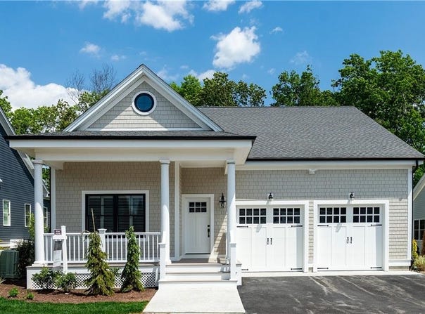 15 Hampton Road, Coventry, RI 02816