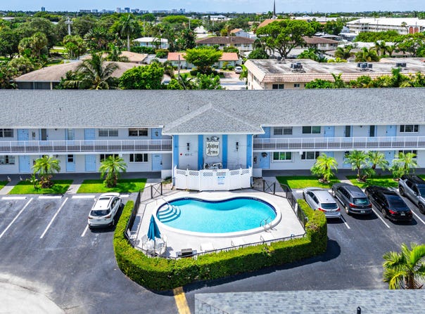 4111 NE 21st Way, Lighthouse Point, FL 33064