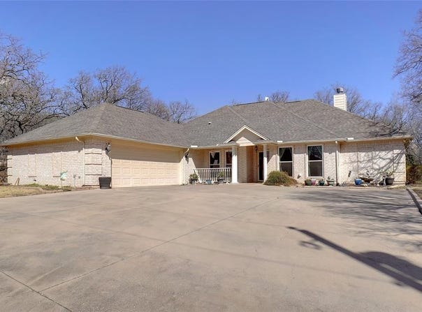 604 Runaway Bay Drive, Runaway Bay, TX 76426