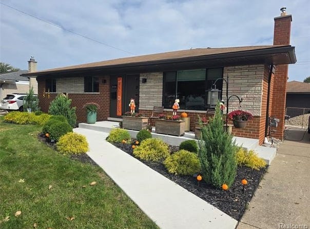 31314 Morgan Drive, Warren, MI 48088