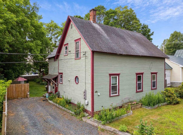 78 Division Street, Hartford, VT 05088