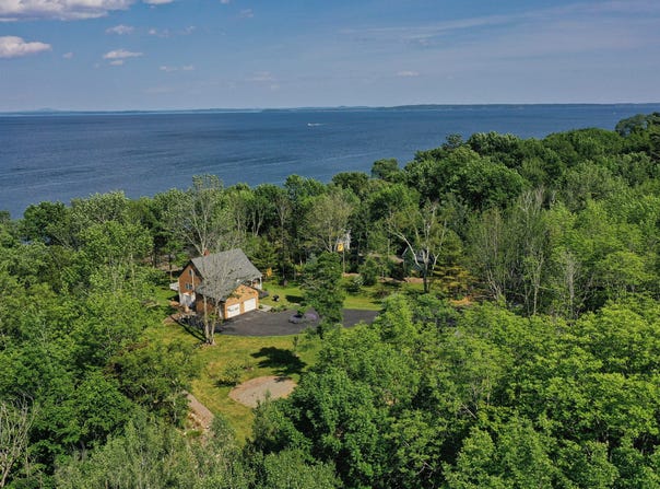 19 Glenview Lane, Belfast, ME 04915