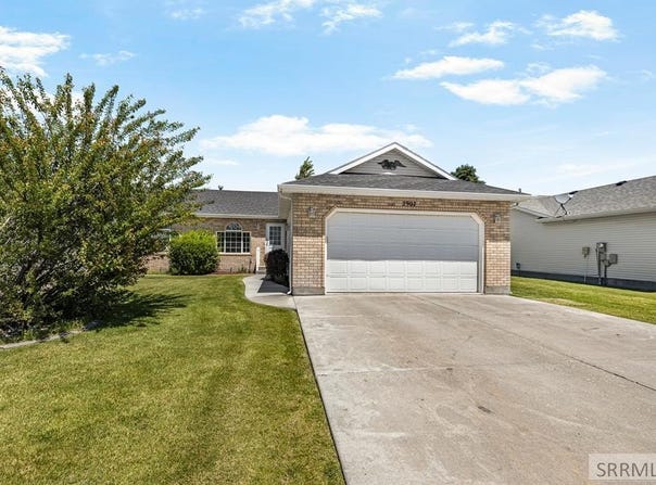 2907 E Courtyard Circle, Ammon, ID 83406