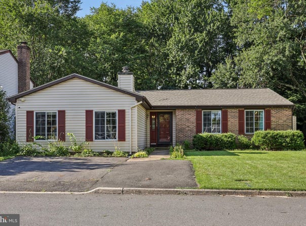 10235 FOXBOROUGH COURT, MANASSAS, VA 20110