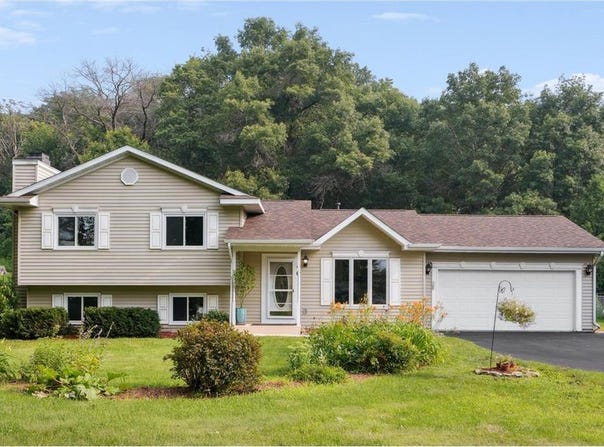 90 W Wood Ridge Drive, Troy Twp, WI 54022