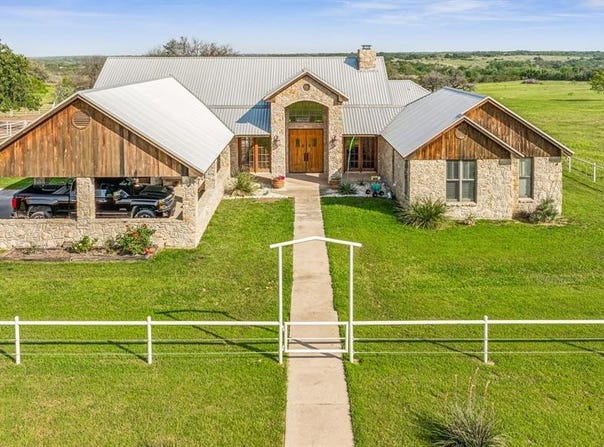 404 Private Road 1562, Stephenville, TX 76401