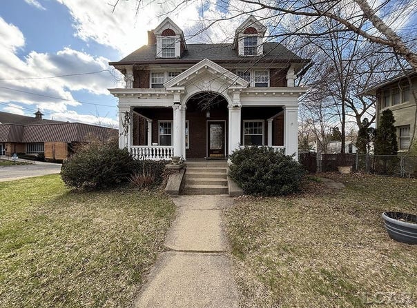 1504 Greenwood, Jackson, MI 49203