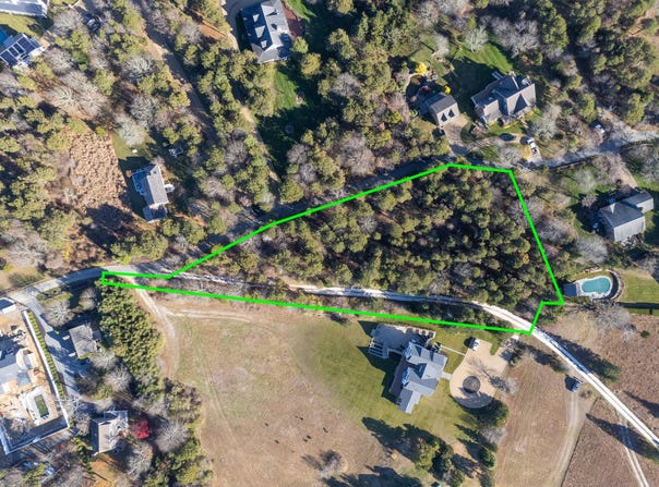 26 Mill Hill Road, Edgartown, MA 02539