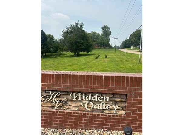 4216 Gene Field Road, St Joseph, MO 64506
