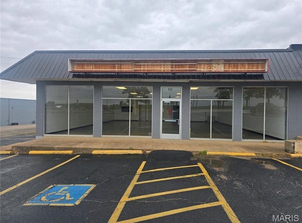 232 Old Route 66, St Robert, MO 65584