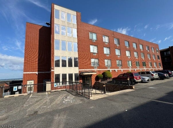 1911 Grand Ave, North Bergen Twp., NJ 07047-2051