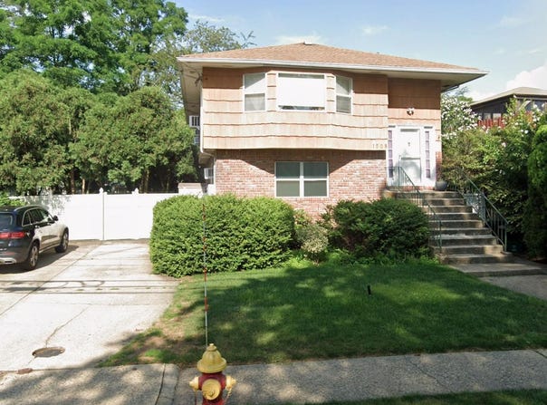 1508A park ave, Merrick, NY 11566