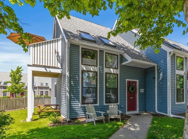 93 Governor Winthrop, Somerville, MA 02145