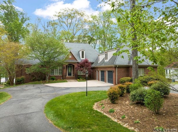 168 Stripers Cove, Clarksville, VA 23927