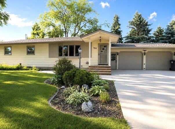 312 Cambridge Avenue, Ipswich, SD 57451
