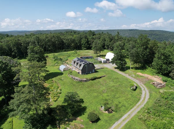35 College Street, Cornwall, CT 06759