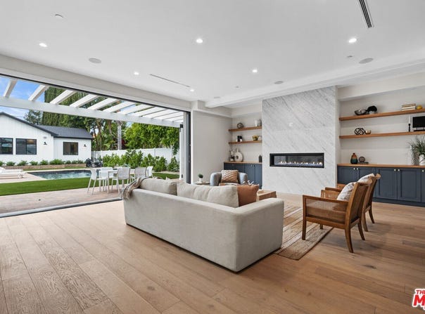 4475 Mammoth Ave, Sherman Oaks, CA 91423