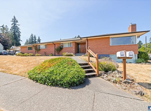 1404 S Cherry St, Port Angeles, WA 98362