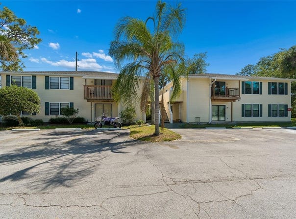 140 HUNTER LAKE DRIVE, OLDSMAR, FL 34677
