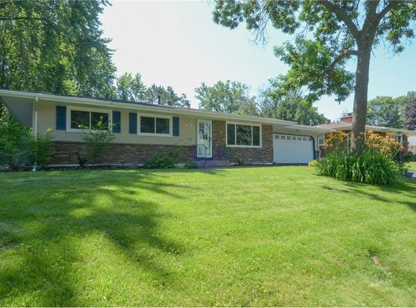 5861 Hackmann Avenue NE, Fridley, MN 55432