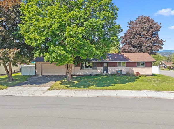 614 SUMMIT ST, COLVILLE, WA 99114