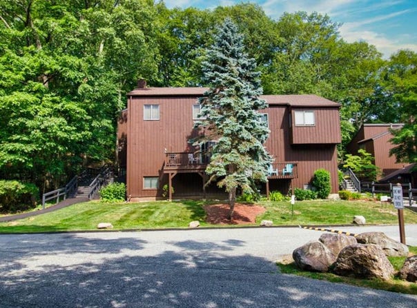 12 Redwood Drive, Highland Mills, NY 10930