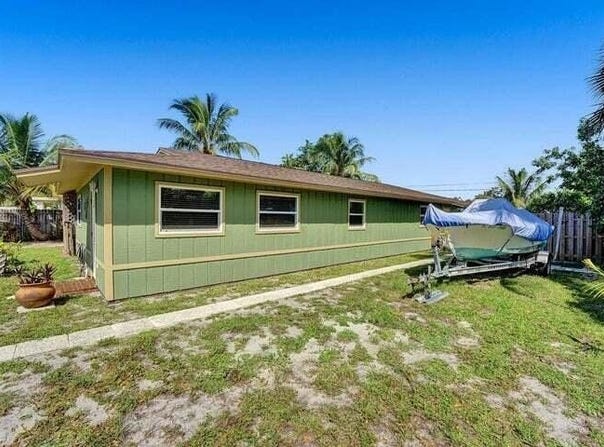 2907 Apalachee Road, Palm Springs, FL 33406