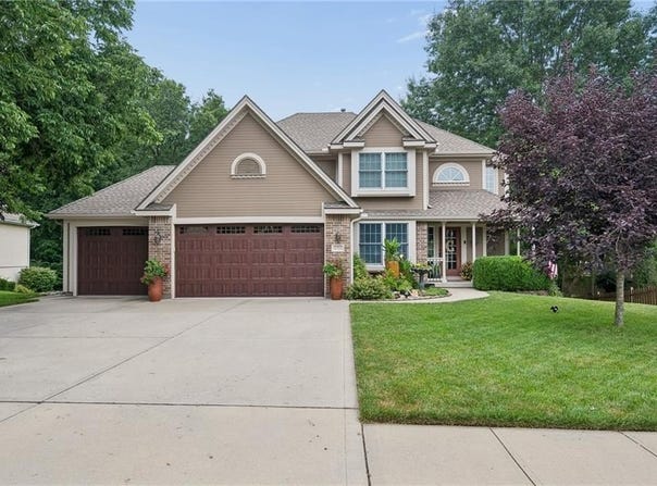 1721 Parkside Drive, Liberty, MO 64068