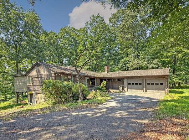 307 Foxglove Road, Stroudsburg, PA 18360