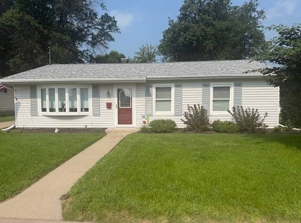 24 Lincoln Court, Monmouth, IL 61462