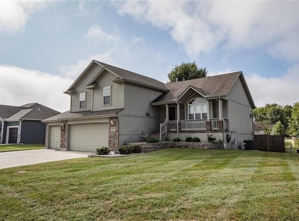 1804 WINCHESTER Drive, Pleasant Hill, MO 64080