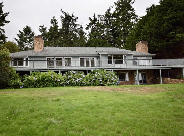 2422 W Sequim Bay Road, Sequim, WA 98382
