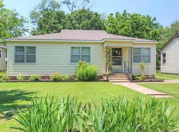 708 S Pecan Street, Nowata, OK 74048