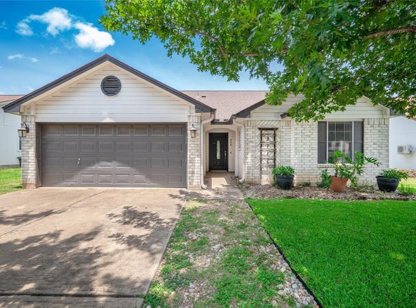 815 Lantana Ln, Leander, TX 78641