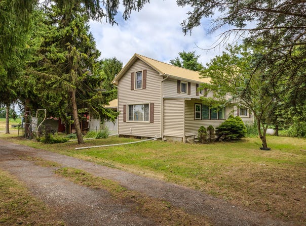 5111 Reading Road E, Osseo, MI 49266