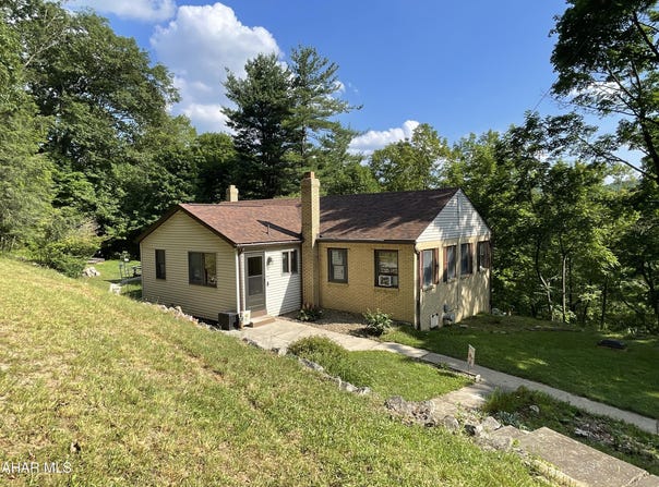 3414 Gwin Road, Altoona, PA 16601