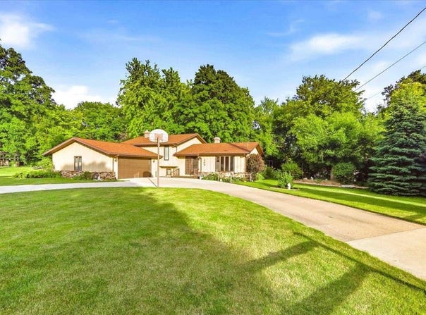 206 BUCHANAN STREET, LITTLE CHUTE, WI 54140