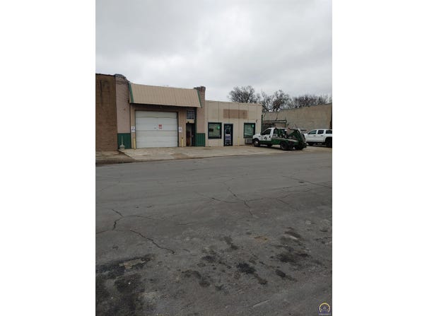 203 E Front St, Perry, KS 66073