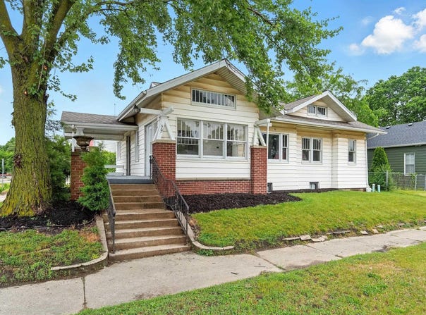501 E Center Street, Warsaw, IN 46580-3319