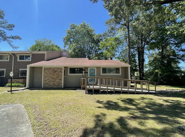1 Quarterdeck, New Bern, NC 28562