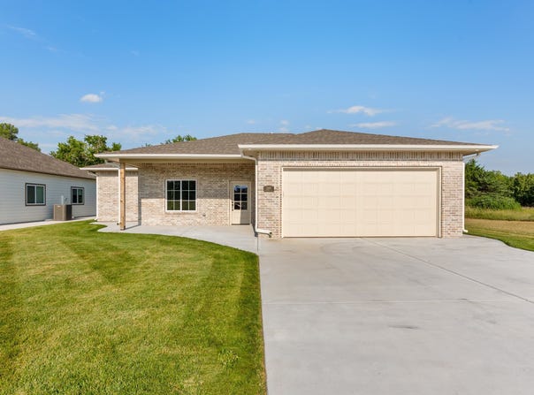 1208 Stutzman St., Halstead, KS 67056