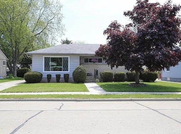 2601 Ridgewood Ave, Racine, WI 53403
