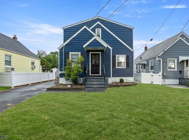 112 James St, Bloomfield Twp., NJ 07003-4279